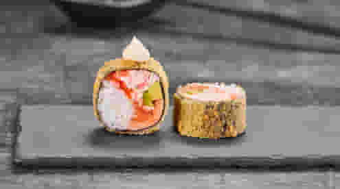 Блюдо Ролл Гранд азия с лососем темпура меню Суши Мастер Ролл Гранд азия с лососем темпура меню Суши Мастер