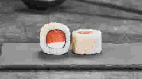 Блюдо Ролл Лосось Кинг меню Суши Мастер Ролл Лосось Кинг меню Суши Мастер