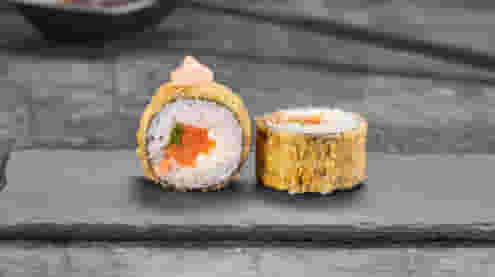 Блюдо Ролл Лосось фри темпура меню Суши Мастер Ролл Лосось фри темпура меню Суши Мастер