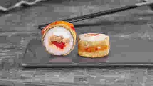 Блюдо Ролл Лосось чили темпура меню Суши Мастер Ролл Лосось чили темпура меню Суши Мастер