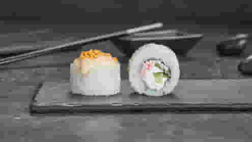 Блюдо Ролл Том ям краб запеченный меню Суши Мастер Ролл Том ям краб запеченный меню Суши Мастер