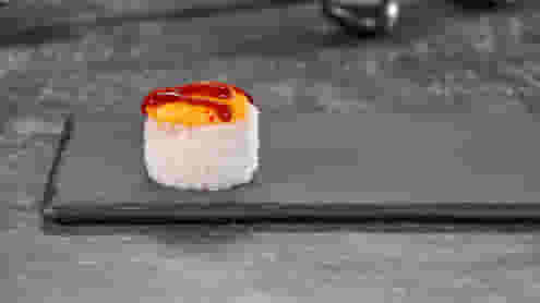 Блюдо Ролл Красный океан меню Суши Мастер Ролл Красный океан меню Суши Мастер