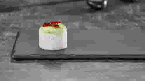 Блюдо Ролл Курочка в саду меню Суши Мастер Ролл Курочка в саду меню Суши Мастер