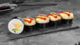 Блюдо Ролл Крабьен запеченный меню Суши Мастер Ролл Крабьен запеченный меню Суши Мастер