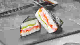 Блюдо Онигири с креветкой меню Суши Мастер Онигири с креветкой меню Суши Мастер