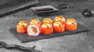 Блюдо Ролл Флешбек запеченный меню Суши Мастер Ролл Флешбек запеченный меню Суши Мастер