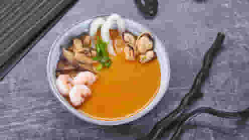 Блюдо Суп Том Ям классический меню Суши Мастер Суп Том Ям классический меню Суши Мастер